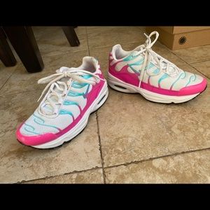 Youth Nike’s